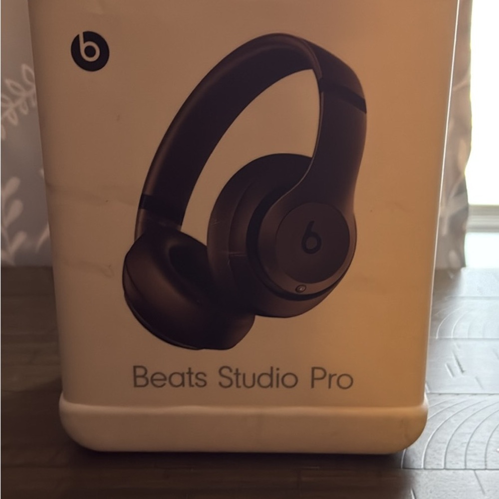 Beats by Dre Studio Pro Black On-Ear Headphones DEEP BROWN